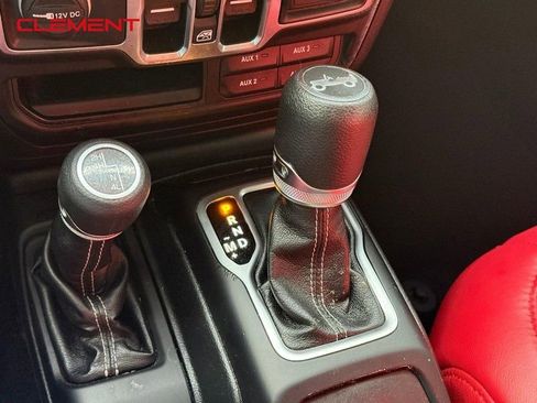 Used 2018 Jeep Wrangler Unlimited Sahara w/ LED Lighting Group image 18