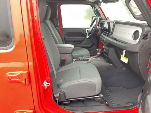 New 2025 Jeep Gladiator Sport image 13