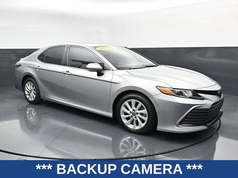 Used 2023 Toyota Camry LE w/ Convenience Package FWD image 2