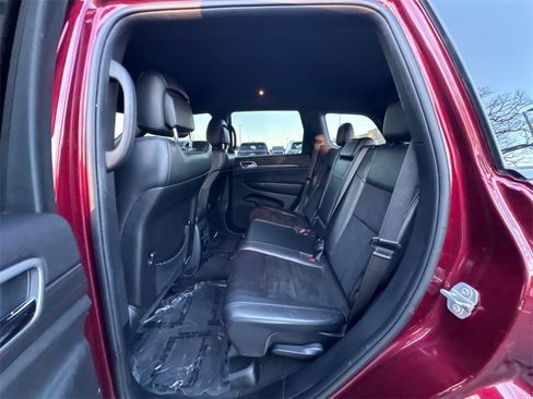 Used 2018 Jeep Grand Cherokee Altitude image 14