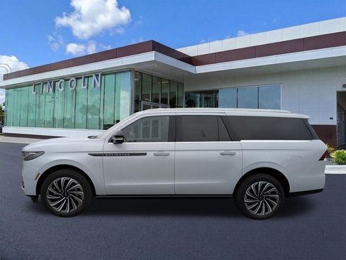Certified 2025 Lincoln Navigator L Black Label image 8