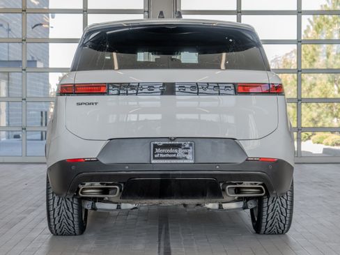 Used 2025 Land Rover Range Rover Sport SE image 14