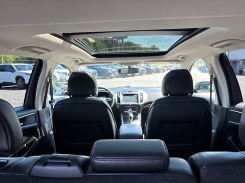 Used 2017 Ford Edge Titanium w/ Equipment Group 301A FWD image 53