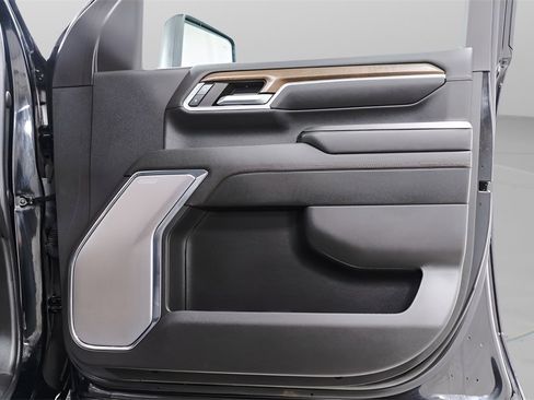 Used 2024 Chevrolet Silverado 2500 High Country w/ High Country Premium Package image 35