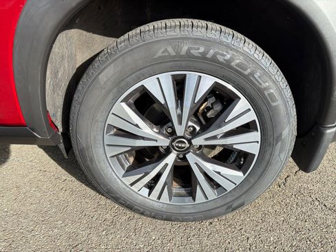 Used 2023 Nissan Rogue SV w/ SV Premium Package image 23