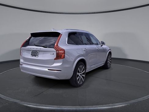 Certified 2025 Volvo XC90 B5 Core AWD/4WD image 13