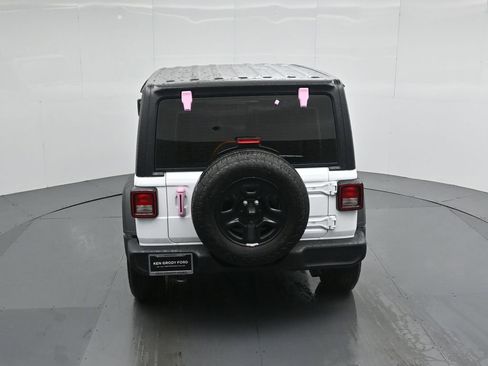 Used 2025 Jeep Wrangler Sport image 38