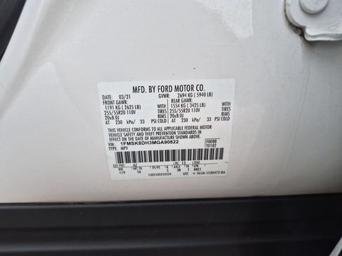 Used 2021 Ford Explorer XLT w/ Equipment Group 202A AWD/4WD image 22