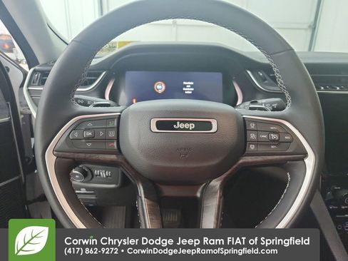 Used 2023 Jeep Grand Cherokee L Limited image 21