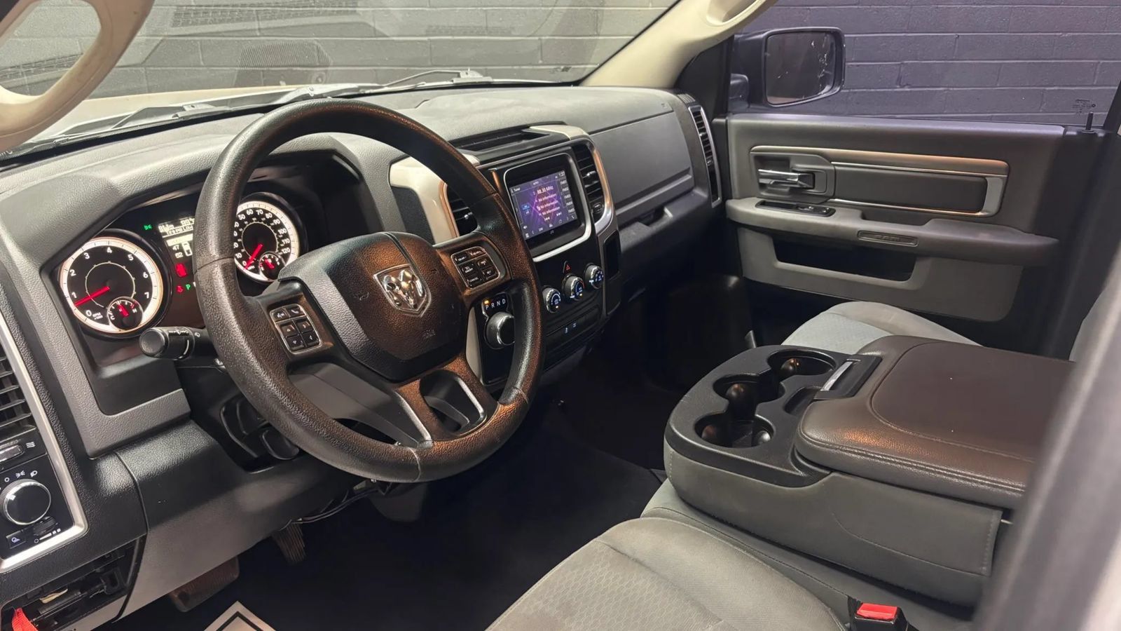 Used 2017 RAM 1500 Classic SLT RWD image 7