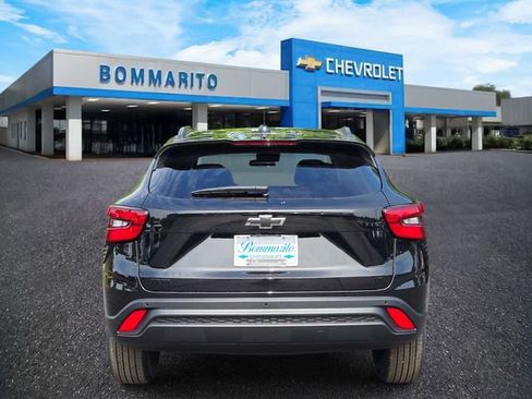 New 2026 Chevrolet Trax LT w/ Driver Confidence Package FWD image 4