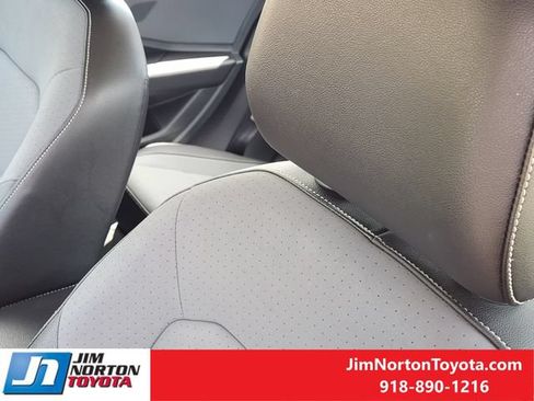 Used 2025 Volkswagen Jetta SE FWD image 16