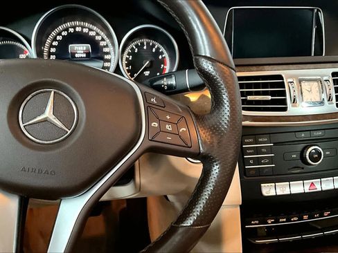 Used 2016 Mercedes-Benz E 350 4MATIC Sedan image 25