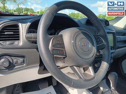 Used 2022 Jeep Renegade Latitude w/ Convenience Group AWD/4WD image 13