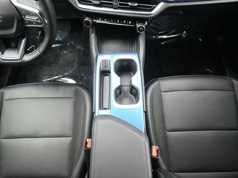 Used 2025 Chevrolet Equinox EV LT w/ Convenience Package image 27