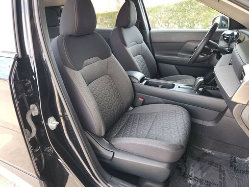 Used 2025 Nissan Kicks SV image 15