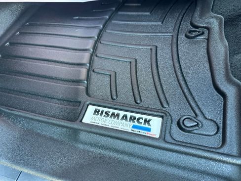 Used 2018 Nissan Titan SL w/ Midnight Edition AWD/4WD image 18