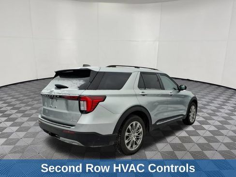 Used 2025 Ford Explorer Active w/ Active Comfort Package AWD/4WD image 9
