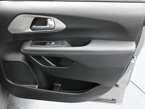 Used 2023 Chrysler Pacifica Limited w/ S Appearance Package AWD/4WD image 20