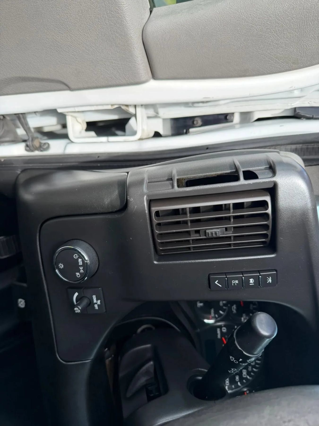 Used 2017 Chevrolet Express 2500 RWD image 14