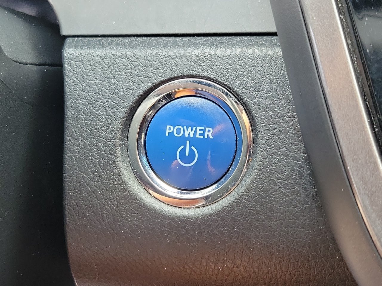 Used 2019 Toyota Camry LE FWD image 30