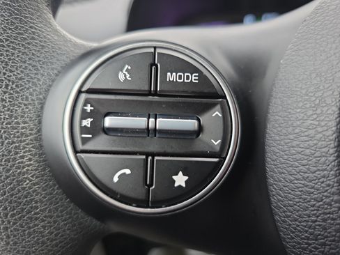 Certified 2025 Kia Soul LX image 23