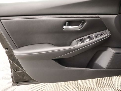 Used 2022 Nissan Sentra SV image 17