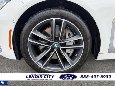 Used 2020 BMW 750i xDrive w/ Cold Weather Package AWD/4WD image 9