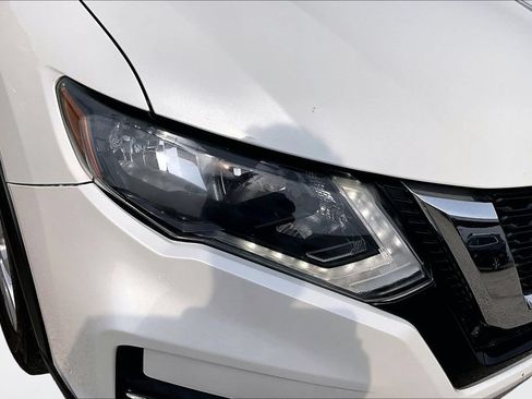 Used 2017 Nissan Rogue S AWD/4WD image 32