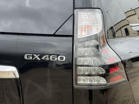 Used 2023 Lexus GX 460 Premium w/ Accessory Package AWD/4WD image 6