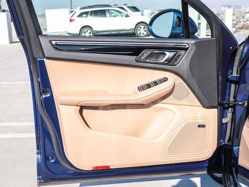 Used 2024 Porsche Macan image 29