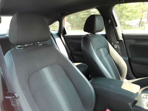 Used 2022 Honda Civic Sport image 17