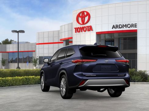 New 2026 Toyota Highlander Platinum image 7