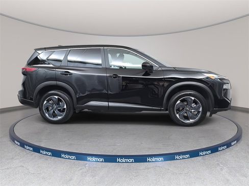 Used 2024 Nissan Rogue SV image 7