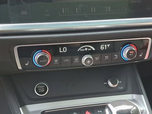 Used 2024 Audi Q3 2.0T Premium image 16