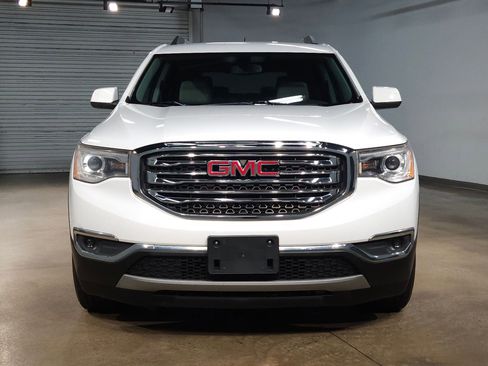 Used 2017 GMC Acadia SLT FWD image 2