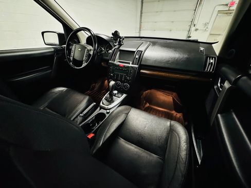 Used 2010 Land Rover LR2 HSE AWD/4WD image 14