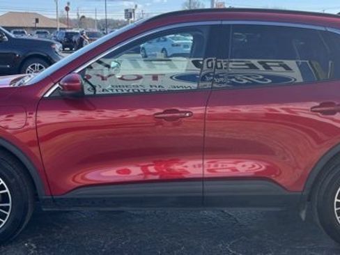 Used 2024 Ford Escape SE image 5