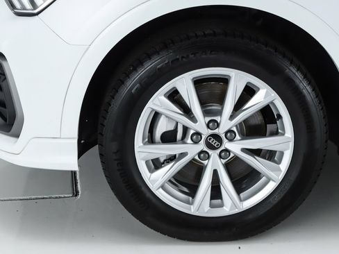 Used 2025 Audi Q3 2.0T Premium Plus w/ Premium Plus Package AWD/4WD image 9