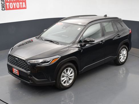 Used 2023 Toyota Corolla Cross LE image 24