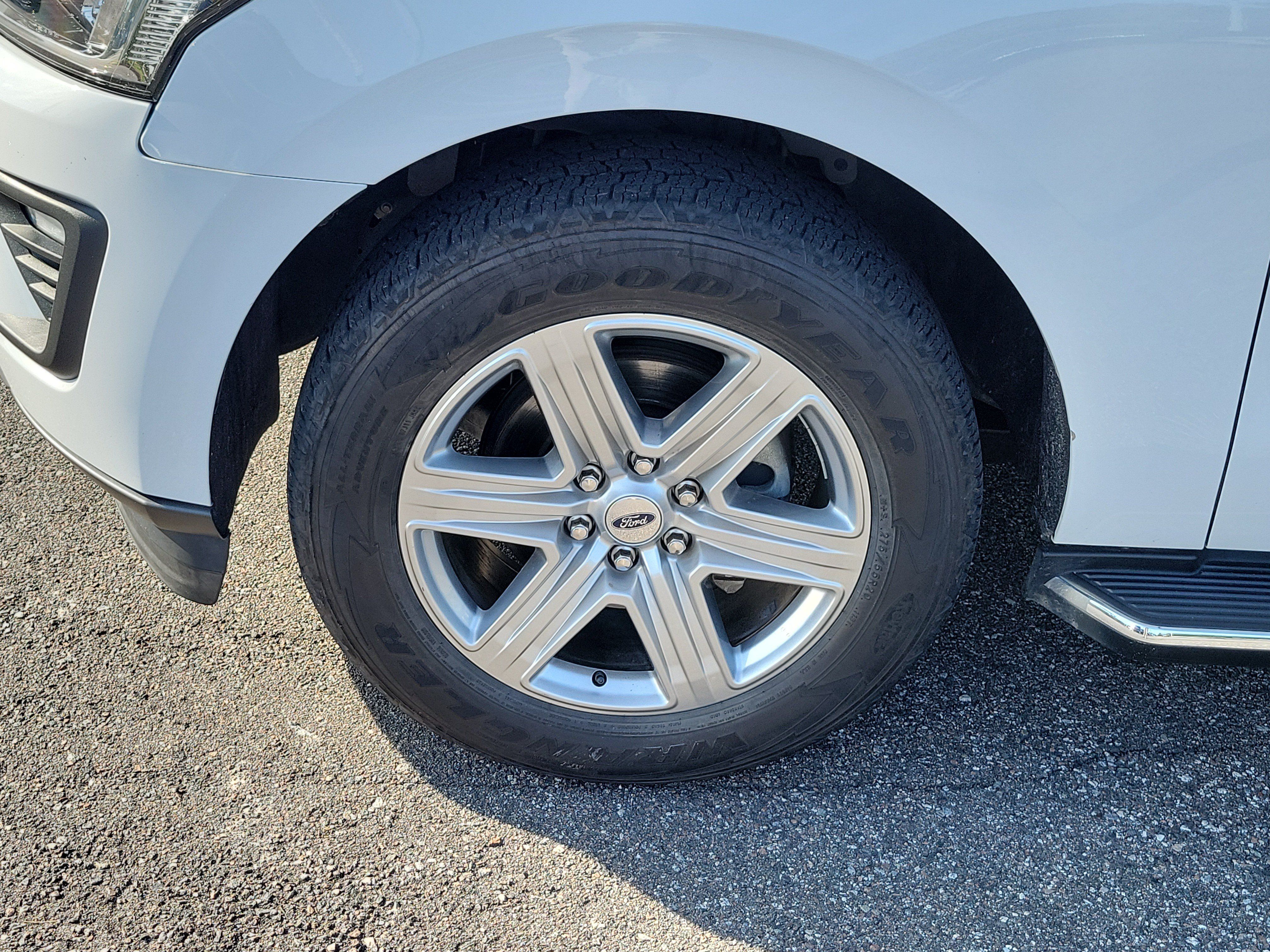 Used 2019 Ford Expedition XLT w/ Equipment Group 202A RWD image 39