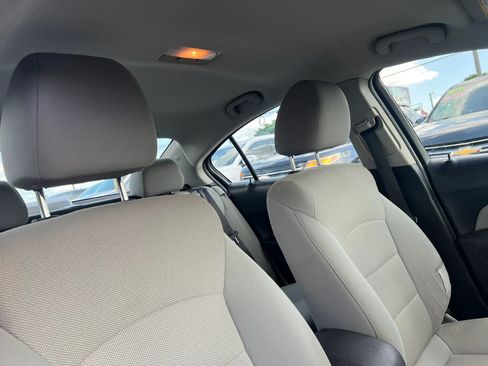 Used 2012 Chevrolet Cruze LT FWD image 18