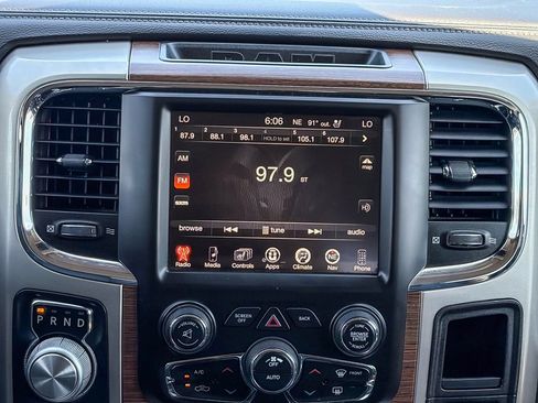 Used 2015 RAM 1500 Laramie w/ Convenience Group AWD/4WD image 19