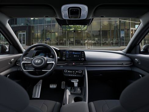 New 2025 Hyundai Elantra Sport image 11