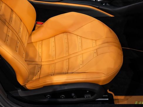 Certified 2022 Ferrari 812 GTS Base image 38