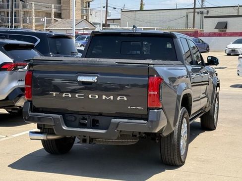 Used 2024 Toyota Tacoma Limited AWD/4WD image 4