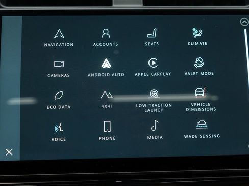 Used 2024 Land Rover Discovery Dynamic SE image 33