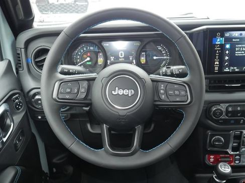 Used 2024 Jeep Wrangler Unlimited Rubicon 4xe AWD/4WD image 18