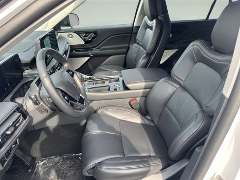New 2026 Lincoln Aviator Reserve image 9