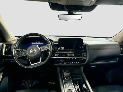 Used 2024 Nissan Pathfinder Platinum AWD/4WD image 25